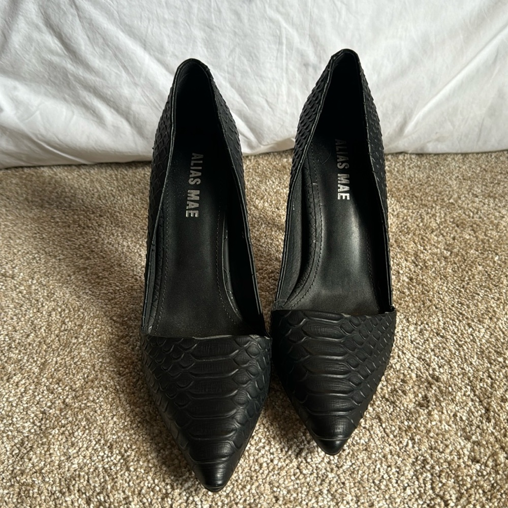 Alias Mae black stiletto pumps - size 39 / US 9